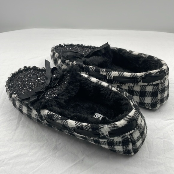 NWOB. Torrid Glitter Plaid Faux Fur Loafers. 7.5WW. - Picture 6 of 13